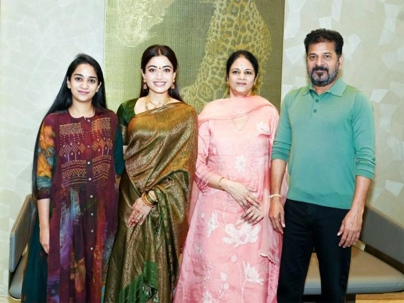 Entertainment News | Rashmika-Vijay's Wedding Reception to Be Held on March 4, Extends Invite to Telangana CM Revanth Reddy