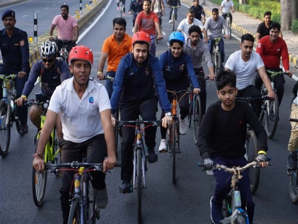 Sports News | Shooter Bhanwala, Fencer Taniksha Applaud Efforts to Promote Active Lifestyle During 63rd Fit India Sundays on Cycle