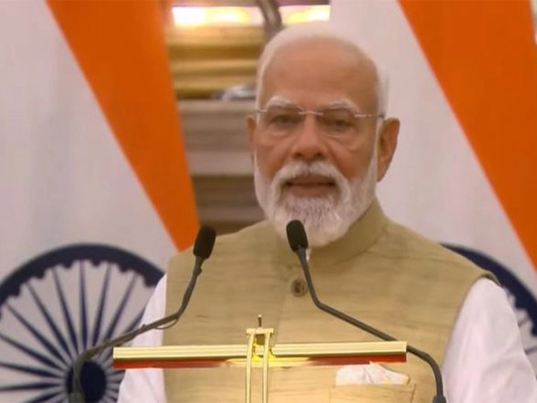 World News | India, Canada to Establish Defence Dialogue: PM Modi After Talks with Canadian PM Carney