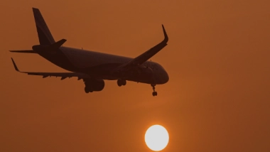 India News | Airlines Suspend Flights to Middle East; IndiGo, Akasa, Qatar Airways, Emirates Announce Travel Waivers and Refunds