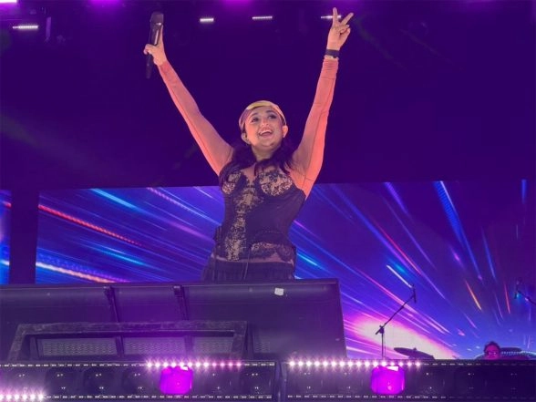 Business News | MUIT Alumni Meet 2026 in Lucknow: 500+ Alumni Reunite, Monali Thakur Live Concert Steals the Show