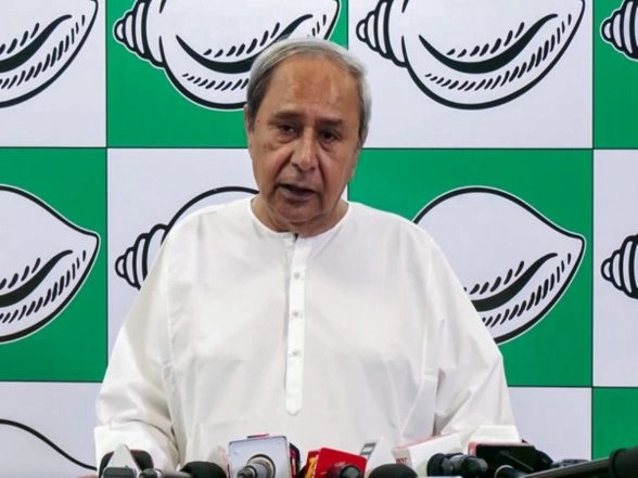 India News | Naveen Patnaik Urges Centre to Ensure Safe Evacuation of Odias Stranded in Middle East