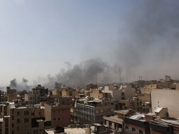 World News | Two Bangladeshis Killed, Seven Injured in Middle East Missile and Drone Strikes