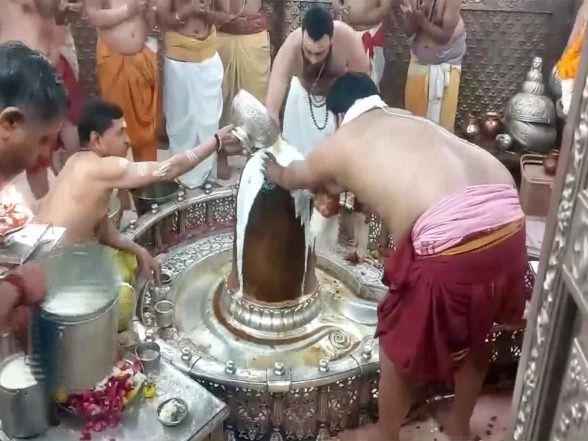 India News | Mahakal Temple in Ujjain Celebrates Holi During Bhasma Aarti Today