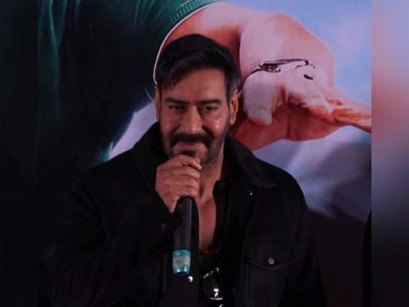 Entertainment News | Ajay Devgn Wishes Fans a Fun-filled Holi with Iconic 'Golmaal 3' Clip