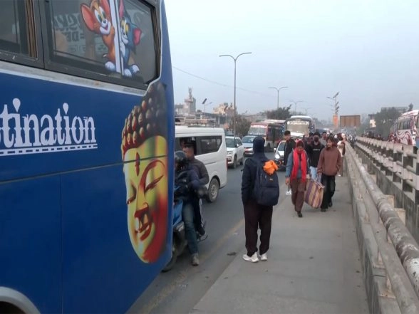 World News | Nepal: Thousands of Voters Head for Home from Kathmandu as Poll Day Draws Close