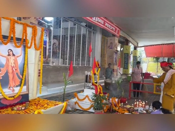 Entertainment News | Holi 2026 Celebrated with Vibrant Colours and Devotion at Dhakeshwari National Temple in Bangladesh