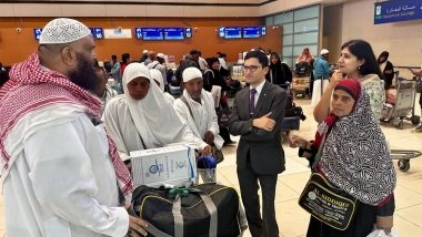 World News | Consulate Officials in Jeddah Meet Indian Nationals Departing for India Amid West Asia Tensions