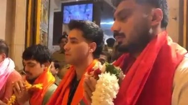 Sports News | Mumbai: Axar Patel, Ishan Kishan, Abhishek Sharma Visit Siddhivinayak Temple Ahead of T20 WC Semi-Final Match Vs England