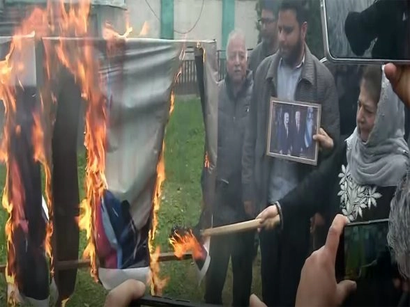 India News | Mehbooba Mufti Criticises Centre for Not Condemning Killing of Khamenei; Burns Netanyahu, Trump Posters