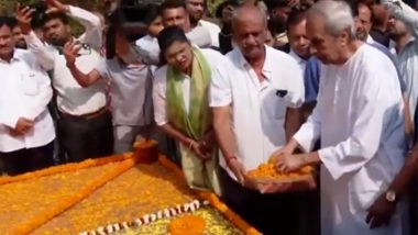 India News | BJD Chief Naveen Patnaik Pays Floral Tribute to Father Biju Patnaik