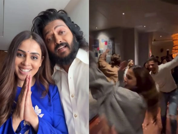 Entertainment News | Riteish Deshmukh, Genelia Join Fardeen Khan's Birthday Bash; Groove to 'Kambakth Ishq'