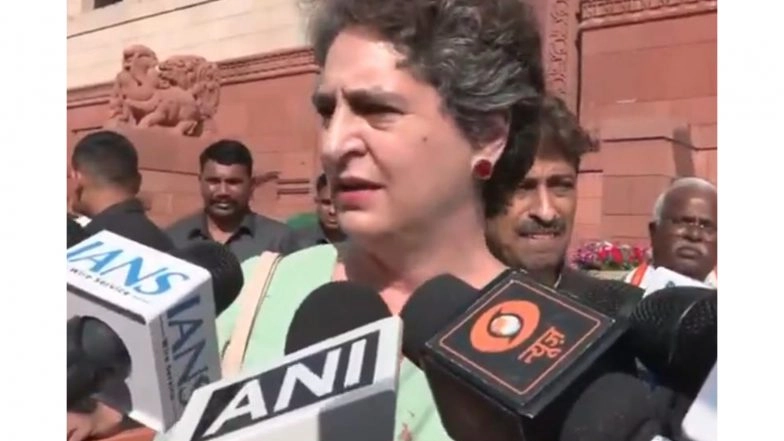 India News | Priyanka Gandhi Hits Back at Rijiju, Giriraj Singh; Says Govt 'afraid of Truth' Spoken by Rahul Gandhi