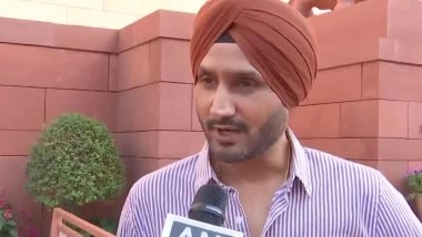 Sports News | Harbhajan Singh Criticises Kirti Azad for Questioning Team India's Temple Visit with T20 World Cup Trophy