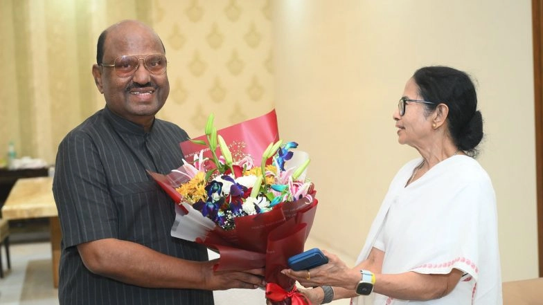 India News | Mamata Banerjee Meets West Bengal Former Governor CV Ananda Bose After Concluding Five-day Dharna Against SIR