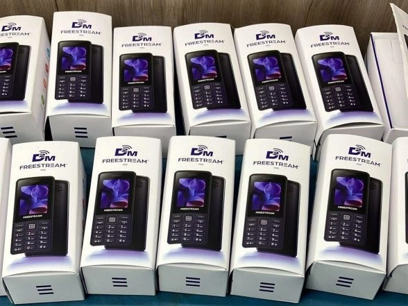 Business News | Khushtech Korea Begins Mass Production of D2M Feature Phones in India, Plans New Versions with AI by 2026