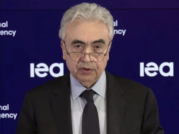 World News | IEA to Release 400 Million Oil Barrels to Counter Global Energy Supply Disruption Amid West Asia Conflict