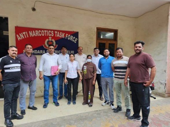 India News | 19-year-old Woman Arrested in East Delhi with 55g of Smack