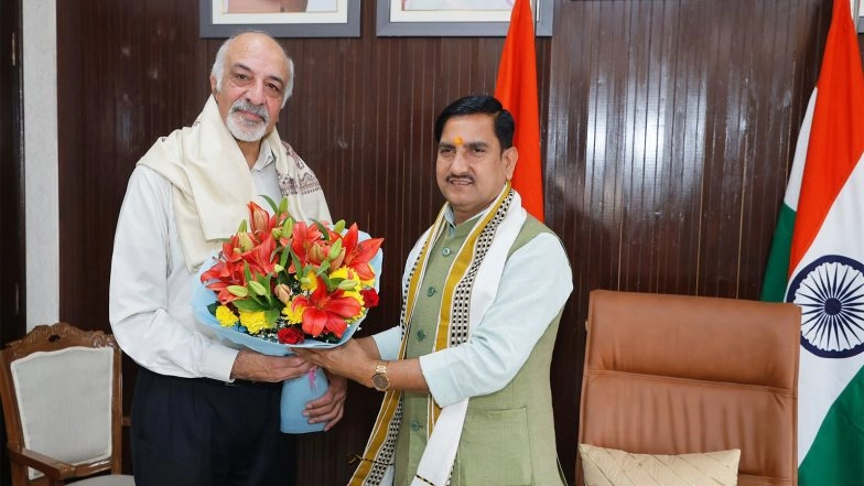 India News | Union Minister Tokhan Sahu Felicitates Delhi Metro Enthusiast for 24-year Tradition