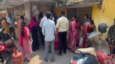 India News | Telangana: Chaos at LPG Station in Hyderabad Amid Cylinder Shortage