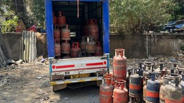 India News | Mumbai: Food Distribution Department Seizes over 100 LPG Cylinders from Black Market Sellers in Worli