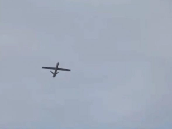 World News | Afghanistan Retaliates After PAF Airstrikes Kill Women, Children, Hit Hajj Fuel Depots; Claims 14 Pakistani Soldiers Killed