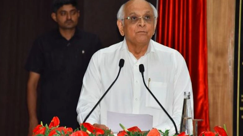 India News | 35 Successful UPSC Candidates Meet CM Bhupendra Patel in Gandhinagar