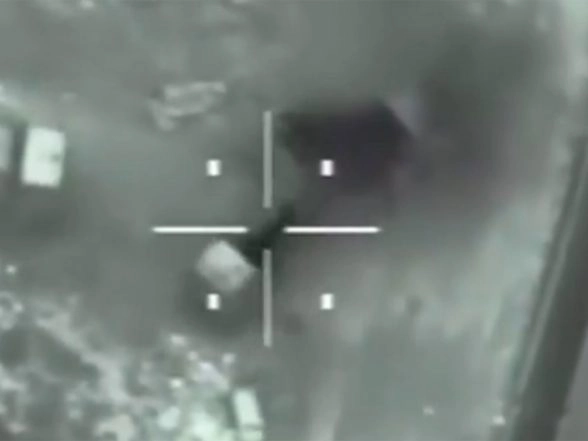 World News | Hezbollah Fires Missiles at Advancing Israeli Troops in South Lebanon as Airstrikes Hit Villages