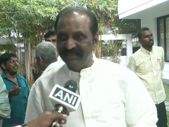 India News | Lyricist R Vairamuthu Hopes for More Tamil Representation in Jnanpith Committee