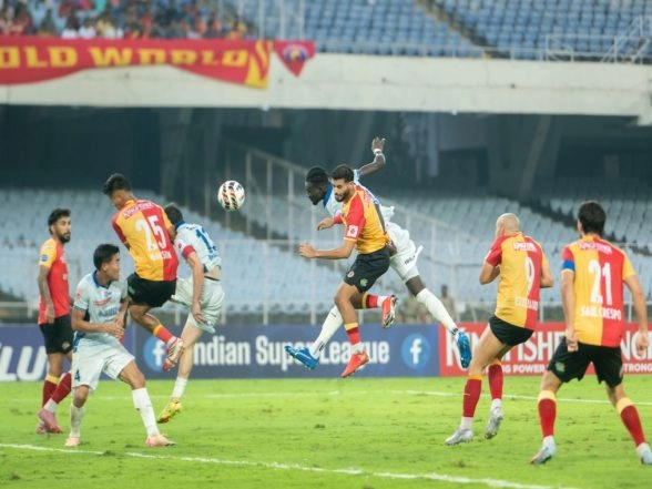 Sports News | ISL: Kerala Blasters Earn Dramatic Draw Against East Bengal
