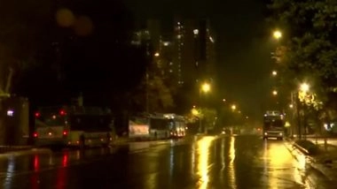 India News | Delhi: Light Showers Bring Pleasant Relief to Residents; AQI at 195