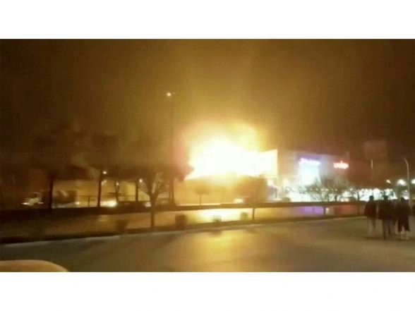 World News | Isfahan Targeted in Fresh Dawn Raids as Thick Smoke Rises over Central Iran