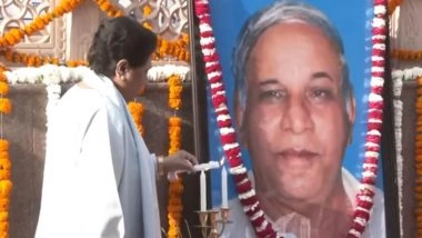 India News | BSP Chief Mayawati Pays Floral Tribute to Kanshi Ram on His Birth Anniversary