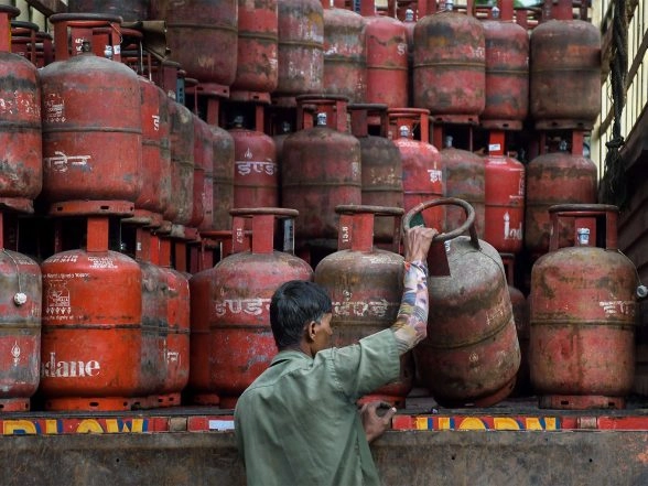 Business News | No Shortage at LPG Distributorships, Fuel Stations in India: Government Reiterates