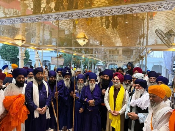 India News | Punjab: Newly Sworn-in Delhi LG Taranjit Singh Sandhu Visits Gurudwara Harmandir Sahib