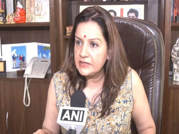 India News | Shiv Sena (UBT) MP Priyanka Chaturvedi Criticises EC After Poll Dates Announcement for 4 States, 1 UT