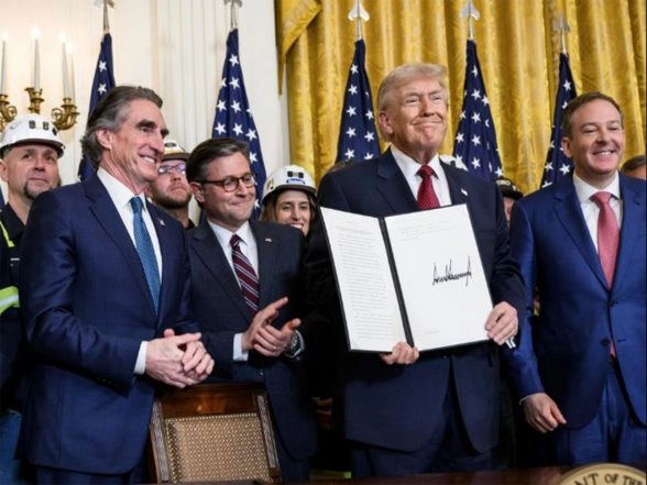 Business News | Oil Industry Leaders Warn Trump Administration Fuel Crunch Likely to Worsen in Coming Days: Report