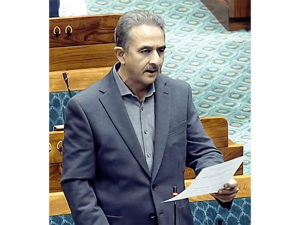 India News | Govt Released Rs 4,237 Crore to Curb Stubble Burning; Punjab, Haryana Record over 90% Drop in Farm Fires: Union MoS Kirti Vardhan Tells LS