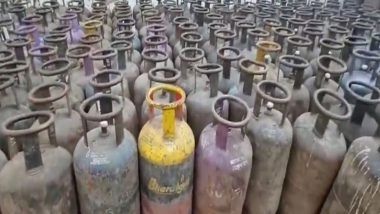 India News | Delhi Police Seize 610 LPG Cylinders, Busts Illegal Hoarding Racket in Mundka