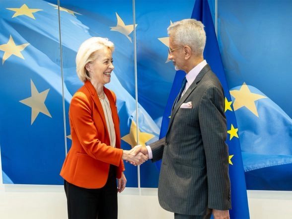 World News | Jaishankar, Ursula Von Der Leyen Discuss West Asia Developments; India, EU Focused on FTA Implementation