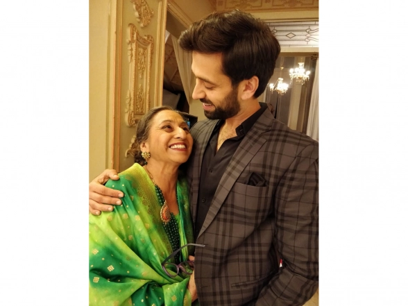 Entertainment News | Nakuul Mehta Pays Tribute to 'Ishaqbaaz' Co-actress Navindra Behl After Her Demise