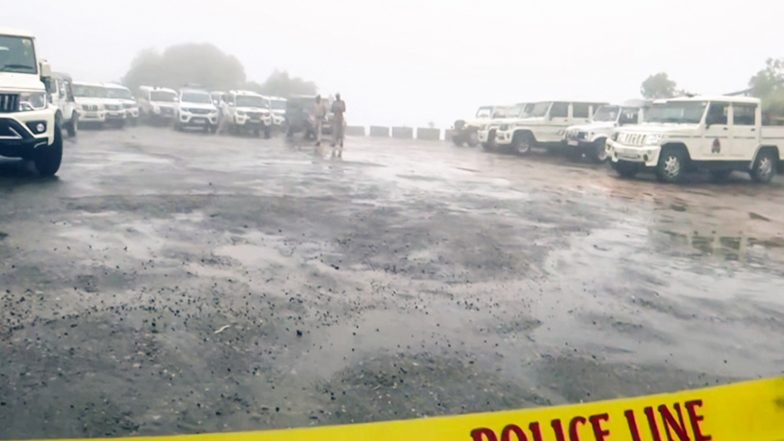 India News | Andhra Pradesh: Several Shops Gutted After Fire Breaks out in Auto Nagar Area
