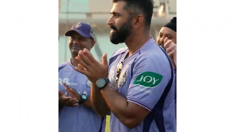 Sports News | Abhishek Nayar Leads KKR's Practice Session at Eden Gardens with Motivational Speech Ahead of IPL 2026