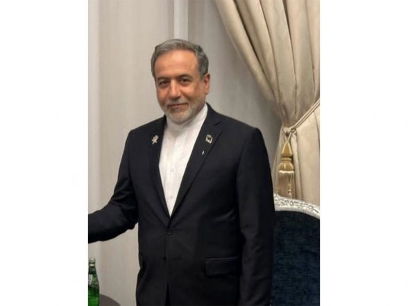 World News | Iran FM Araghchi Criticises French President Macron's Stand on US-Israel Attacks