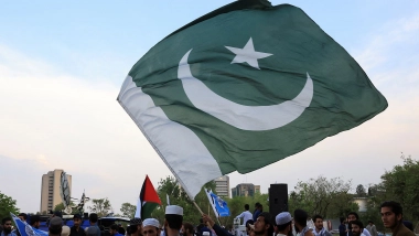 World News | Pakistan Govt Urges Public to Adopt Fuel Conservation Measures to Avoid Risk of Supply Disruption Amid West Asia Conflict