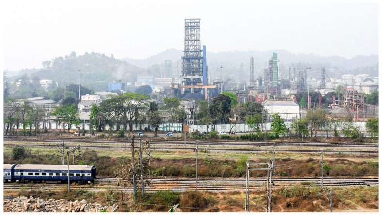 Business News | Oil Companies May Have to Absorb Higher Crude Costs as Negative Sentiment Amid LPG Shortages Makes Price Hikes Difficult: Report