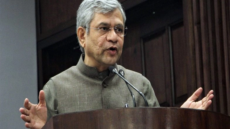 India News | Railways Minister Ashwini Vaishnaw Reviews Passenger Amenities, Security with Officials