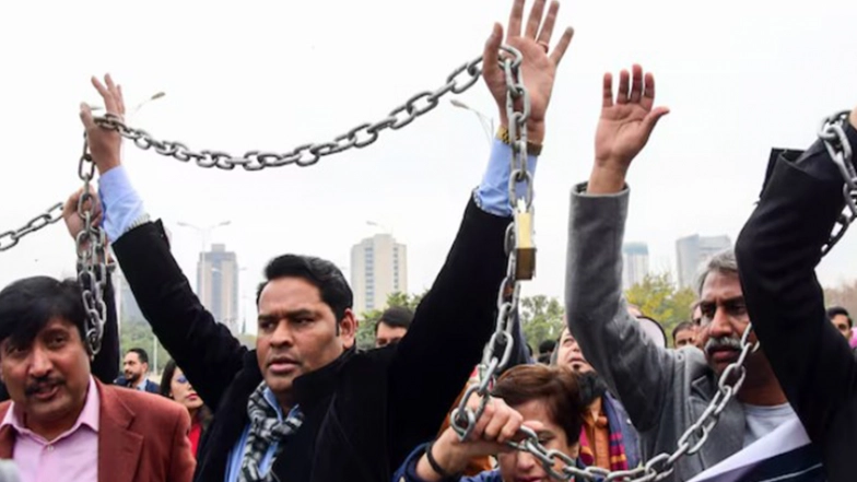 World News | Pakistan Faces Criticism as Case Against Journalist Sparks Press Freedom Concerns
