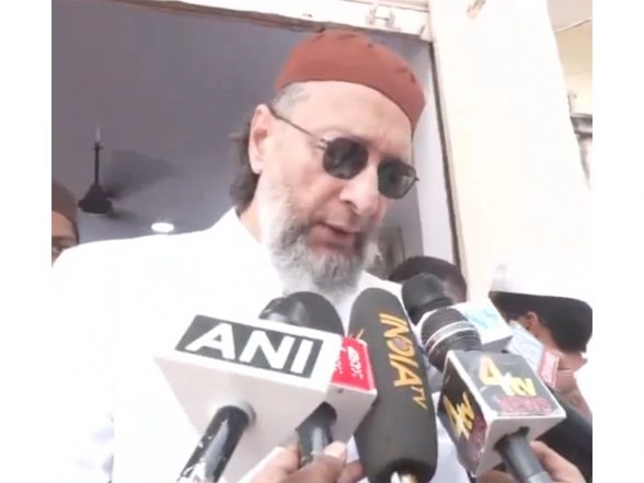 India News | AIMIM Chief Asaduddin Owaisi Extends Eid Al-Fitr Greetings