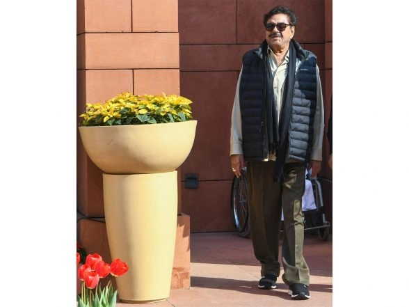 India News | "No Competition for Mamata Banerjee's Leadership in Bengal': TMC MP Shatrughan Sinha